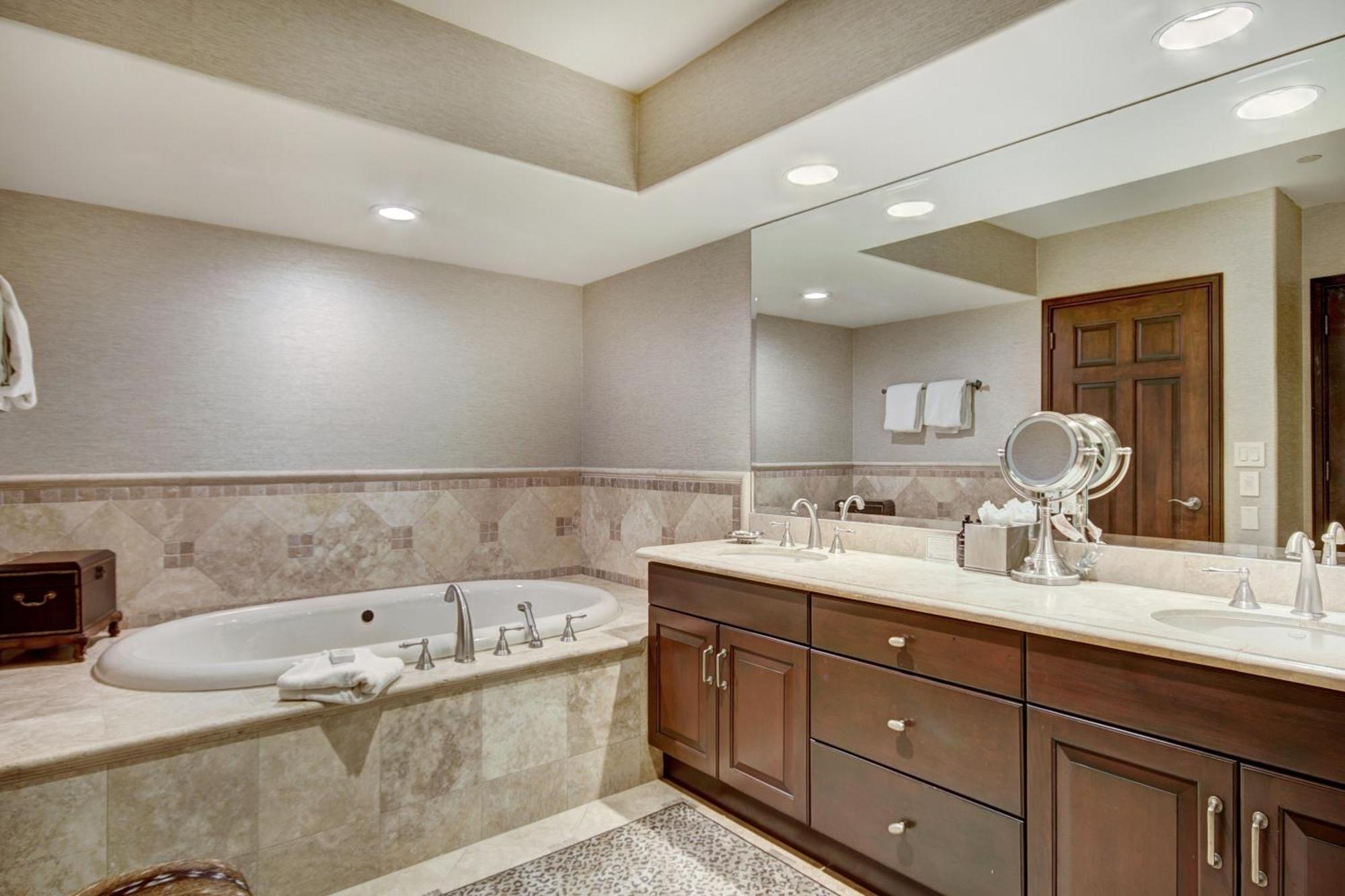 Luxury Ski-In 3 Bedroom Penthouse Inside Pines Lodge, Sleeps 10! Condo Beaver Creek Exterior foto